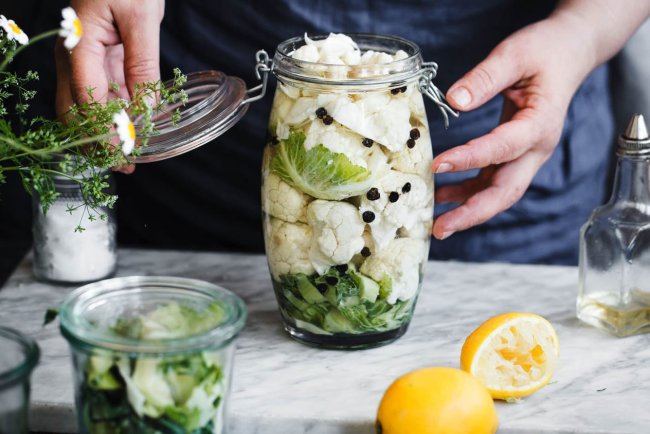 A Guide to Gut Health: How and Why to Include More Fiber and Fermented Foods in Your Meals