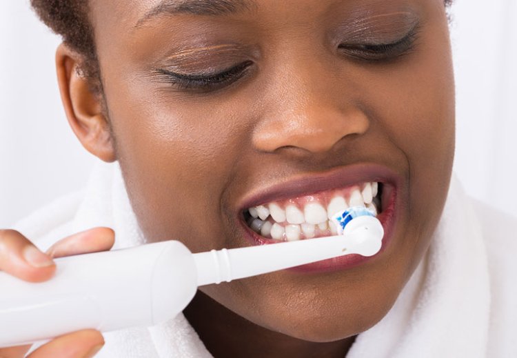 How Should Your Teeth Be Brushed? (Hint: The majority of us are doing it incorrectly.)