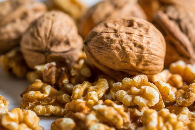 The Crunchy Powerhouse for Heart Health: Why Walnuts Should Be a Part of Your Everyday Diet