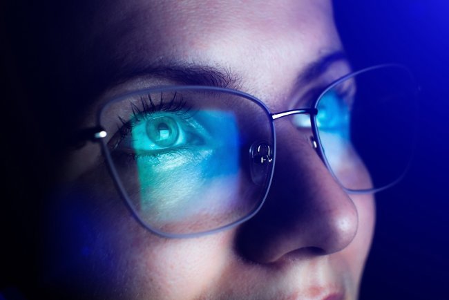Is It True That Blue Light-Blocking Glasses Improve Your Sleep? What Experts Say, the Skepticism, and the Science
