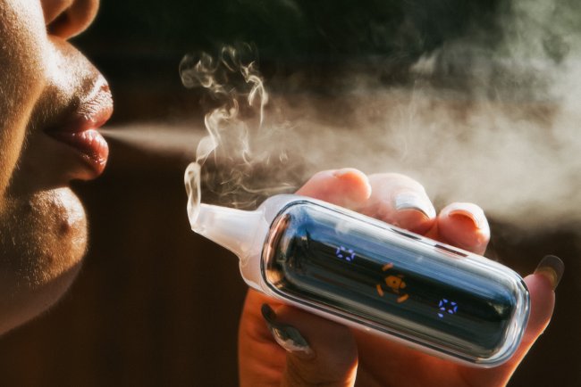Is Vaping a Real Aid in Quitting Smoking? The Untidy, Shadowy Reality of the Trend