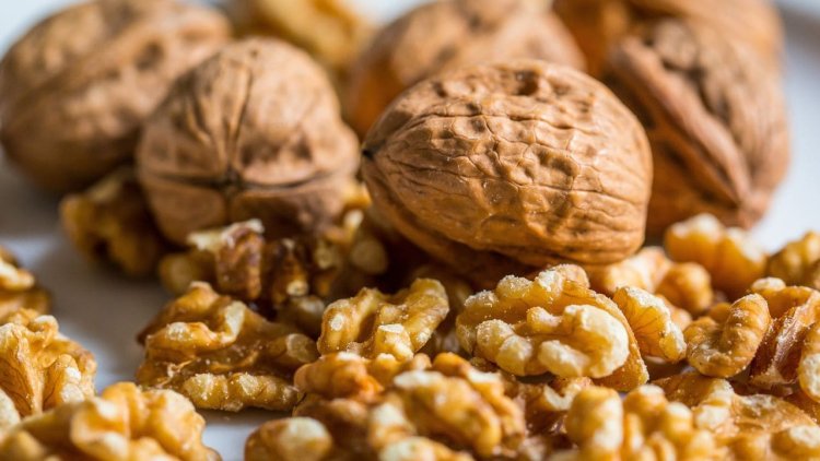 The Crunchy Powerhouse for Heart Health: Why Walnuts Should Be a Part of Your Everyday Diet