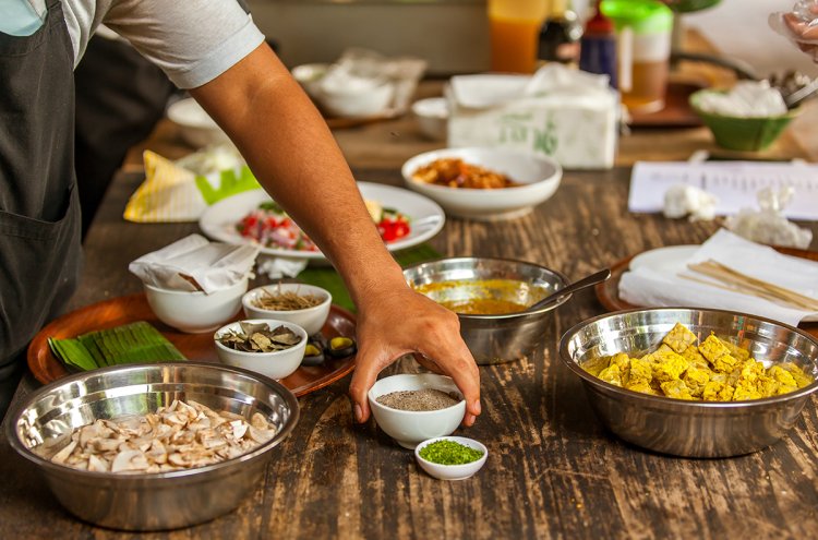 21 Spices to Make Your Holiday Food Taste Better Without Feeling Guilty