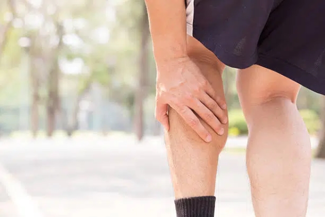 Leg Pain When Walking? Here’s Why You Shouldn’t Brush It Off