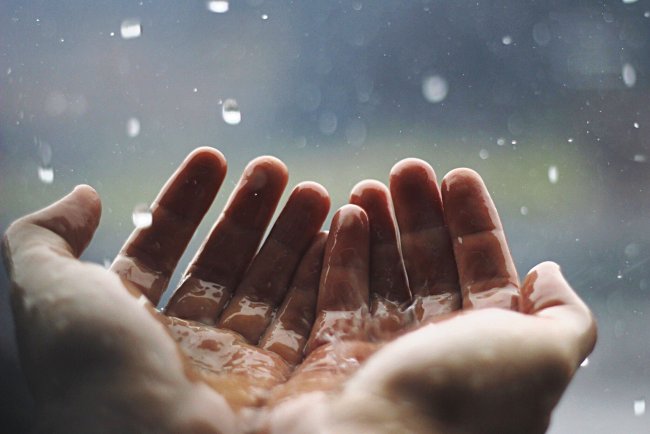 Does Weather Really Affect Arthritis Pain? Science vs. Personal Experience