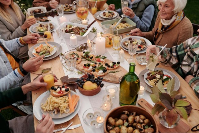 Healthy Holiday Eating: How to Celebrate Without Overindulging