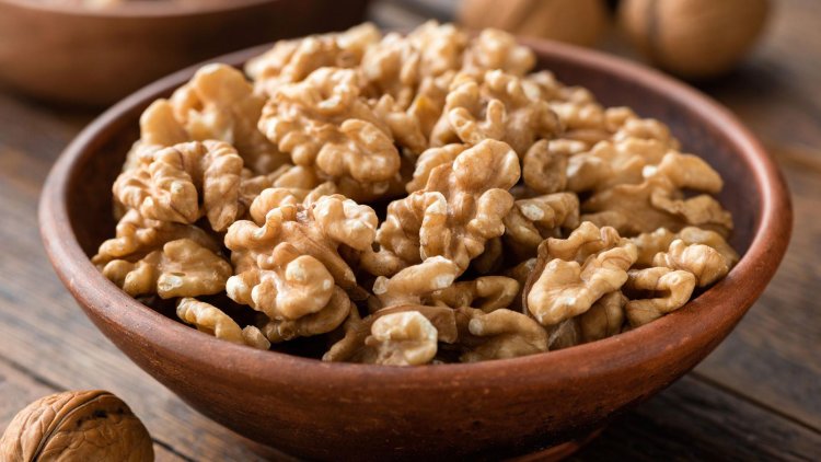 The Surprising Health Benefits of Walnuts: The Little Brain-Shaped Nut That Loves Your Heart